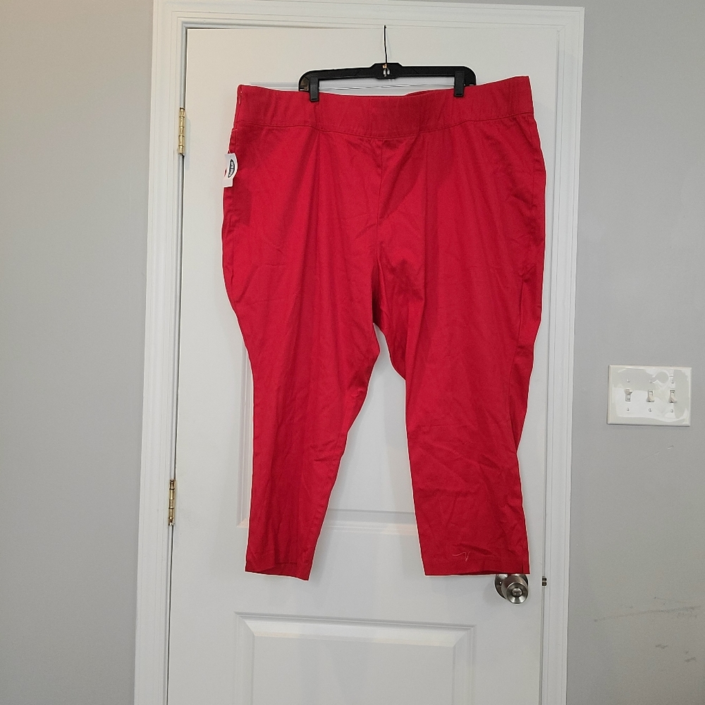 Old Navy Red Pixie Cropped Pants